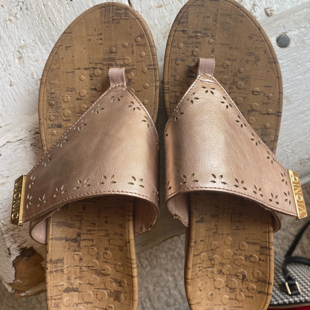 VIONIC sandals
